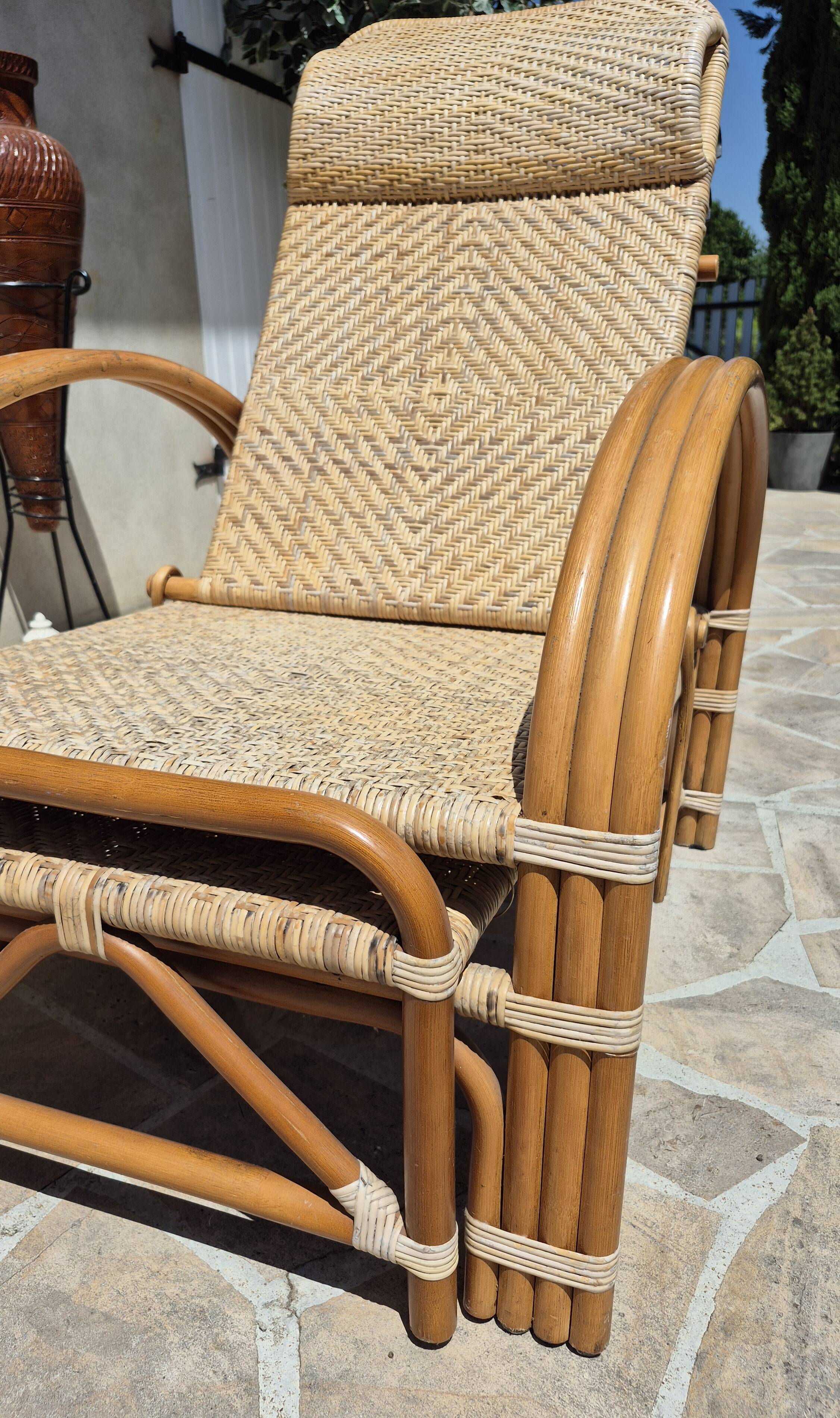 Vintage rattan and bamboo chaise longue, circa 1960s Italy.