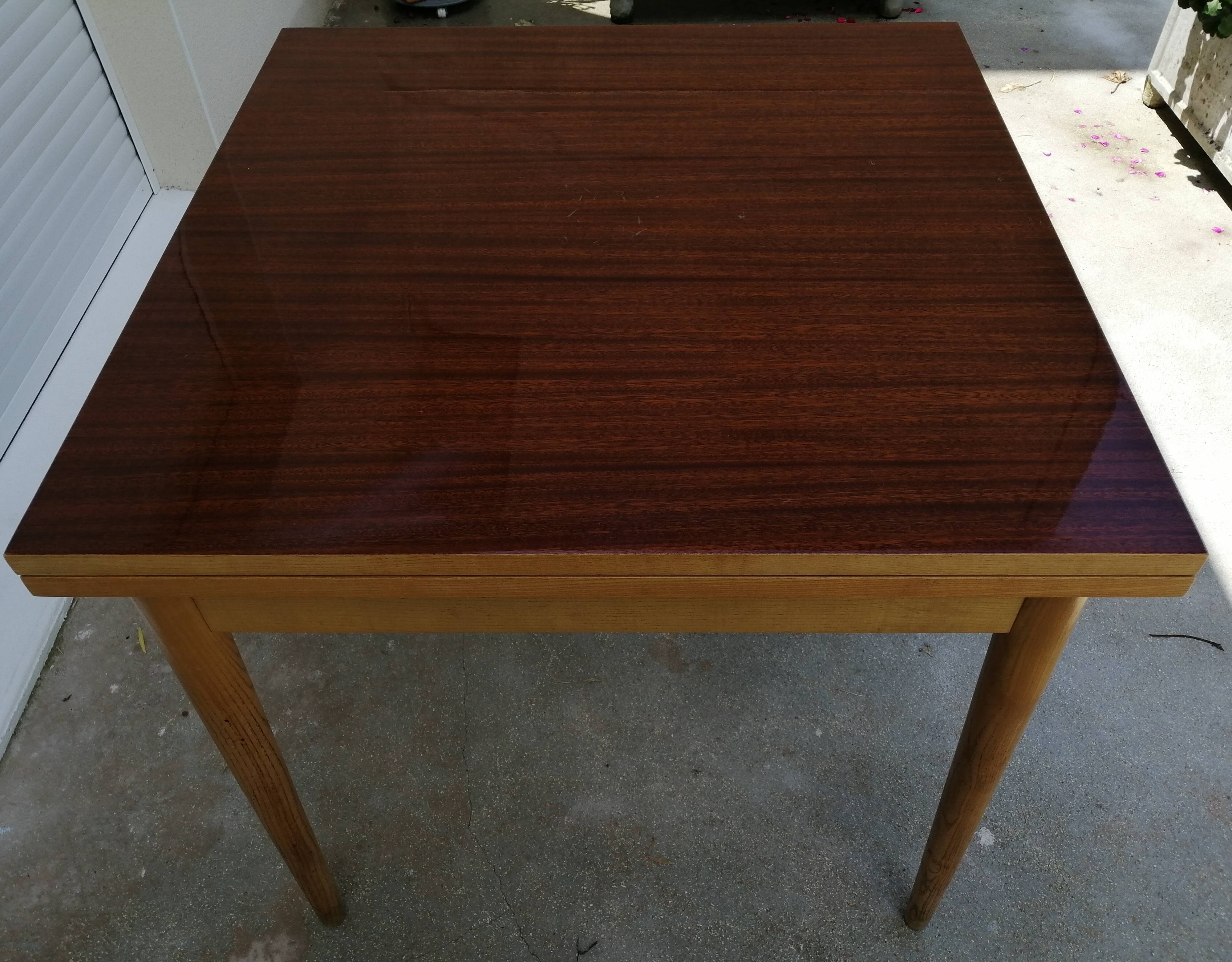 Table square portfolio 70s