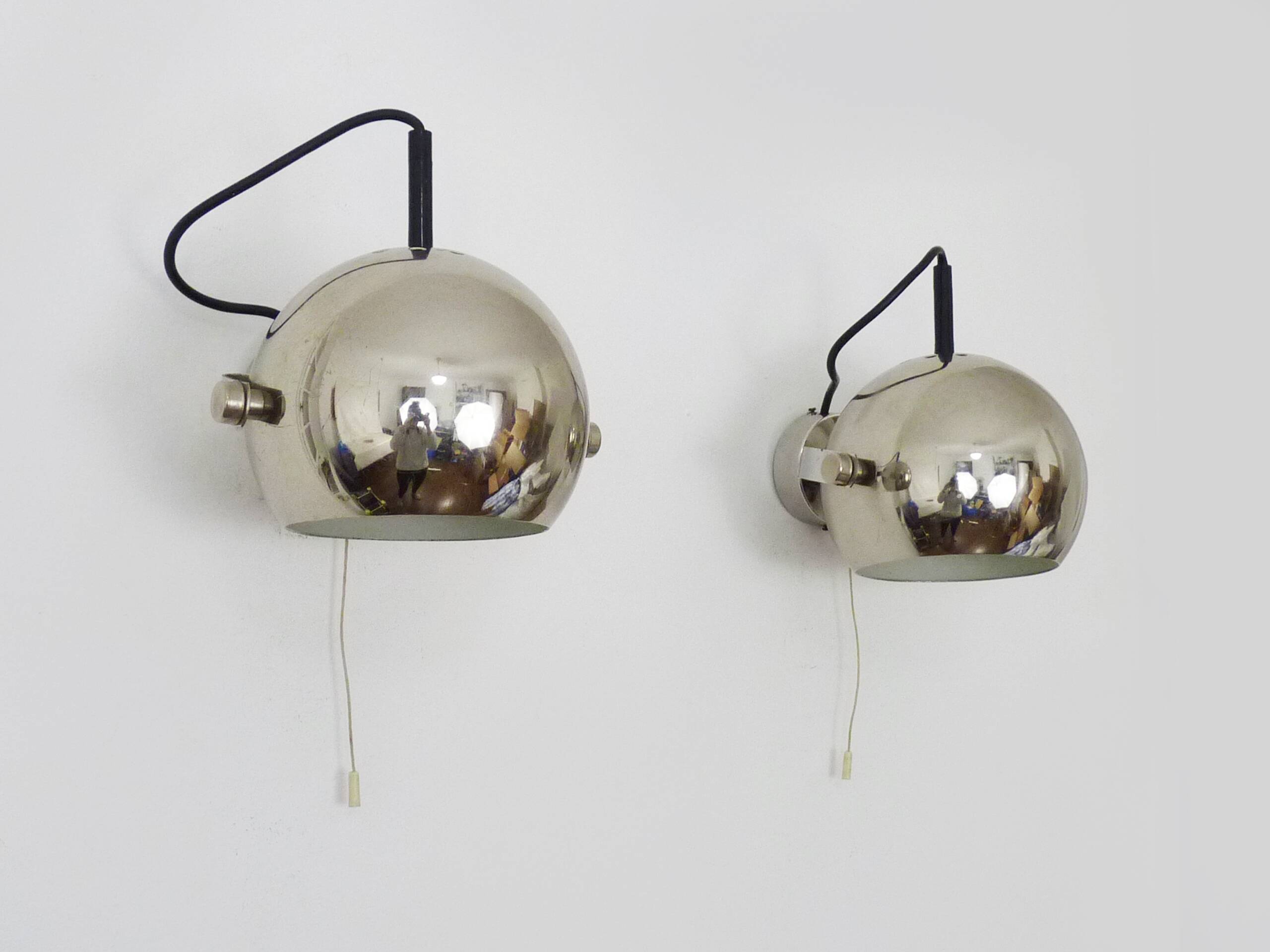 Pair of tilting eyeball chrome wall lights. Diameter 20cm - 7.87"