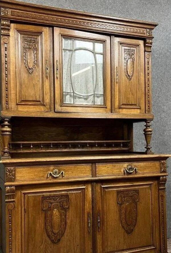Buffet de style Louis XVI en chêne massif vers 1850