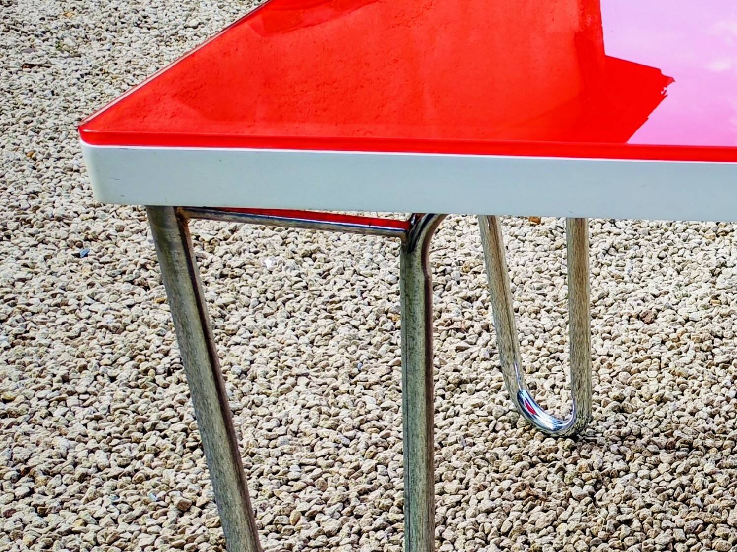 Table "floating" Space age 1970 Red Glass and Dove Tail - 140x80cm