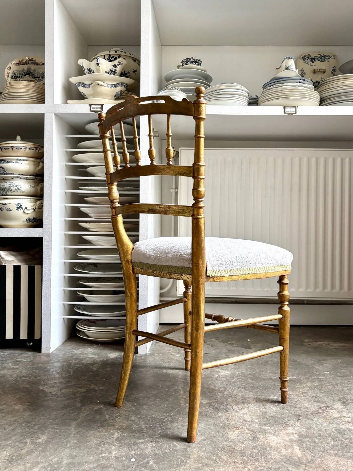 Napoleon III chair in gilded wood and beige cotton