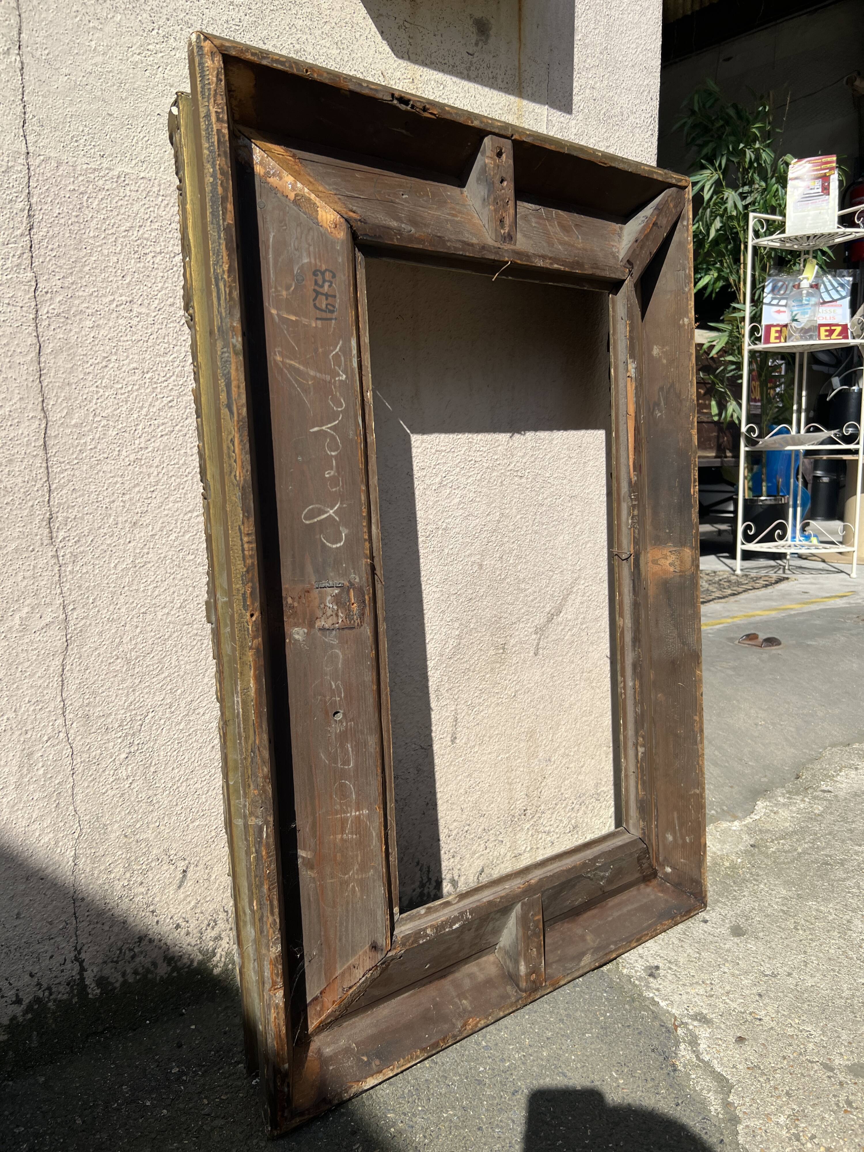 Solid wood frame and plaster molding