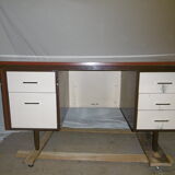 Strafor desk