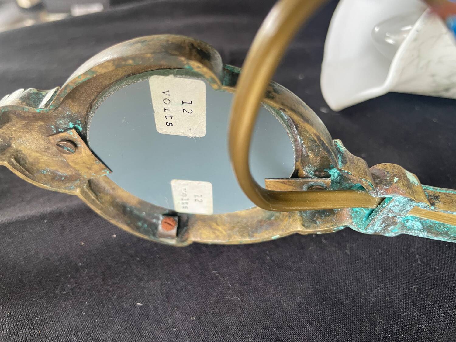 Art Deco wall light, opaline, white, marbled