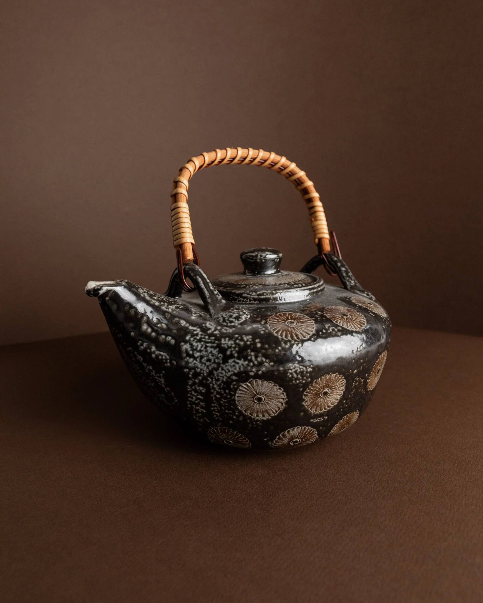 Wim Mühlendyck Stoneware Teapot in Westerwald Salt Glaze with Ritzdekor – Noir Speckled Ceramic, Mid-Century