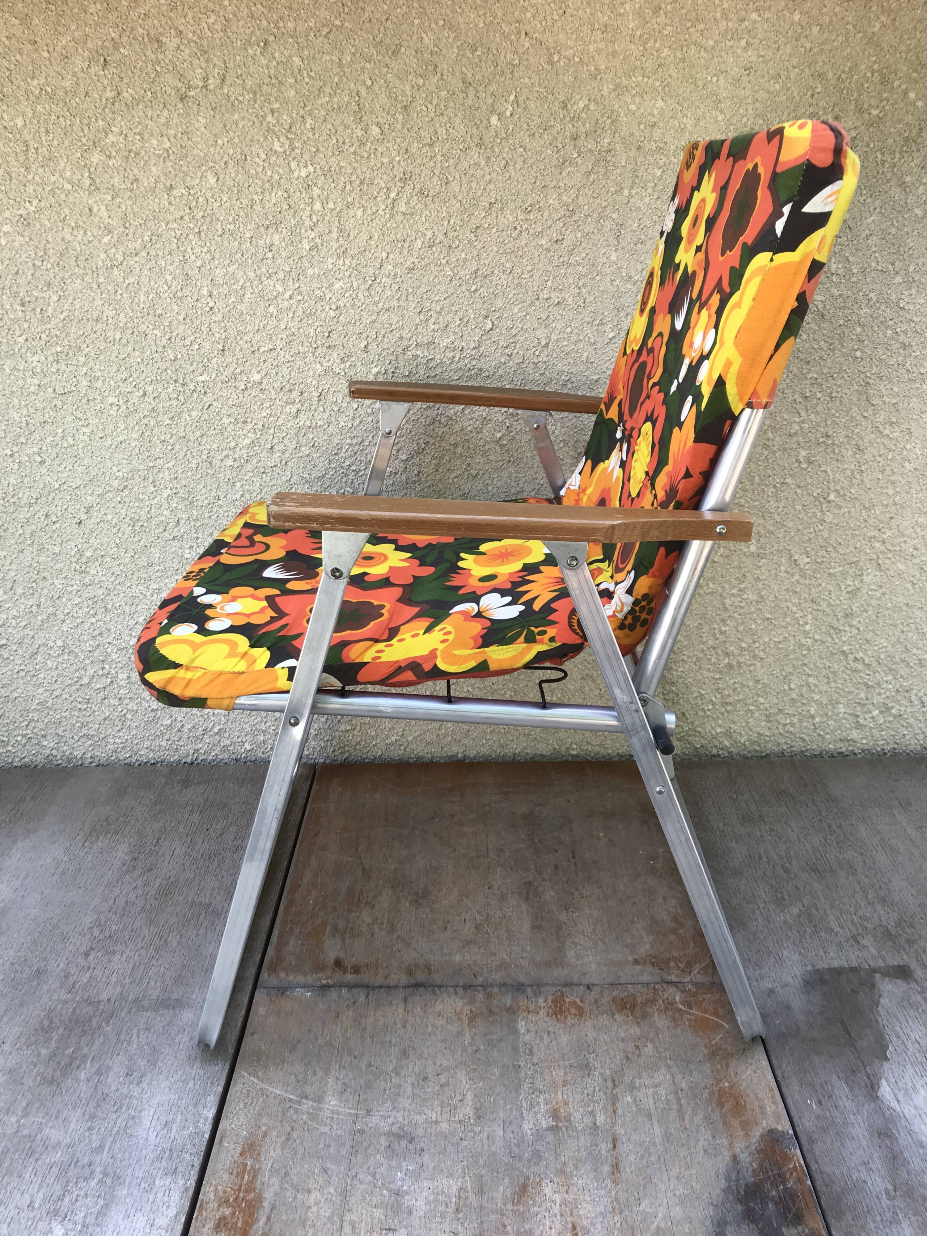 Ancient pliante alu chair - multicolor fabric 70s vintage camping garden
