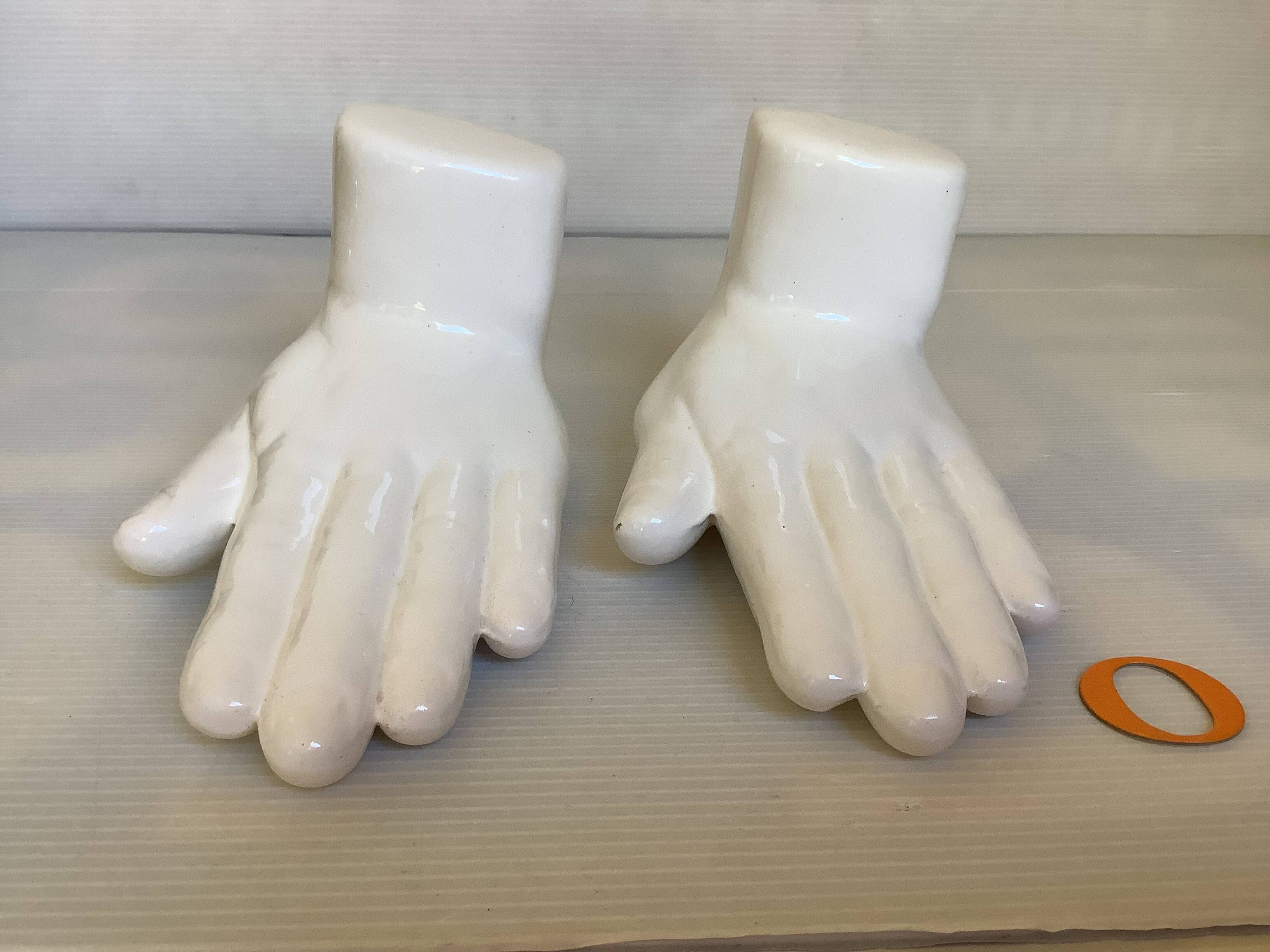 Pair of O-hand bookends