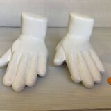 Pair of O-hand bookends
