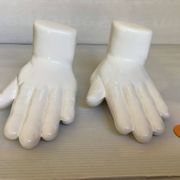 Pair of O-hand bookends