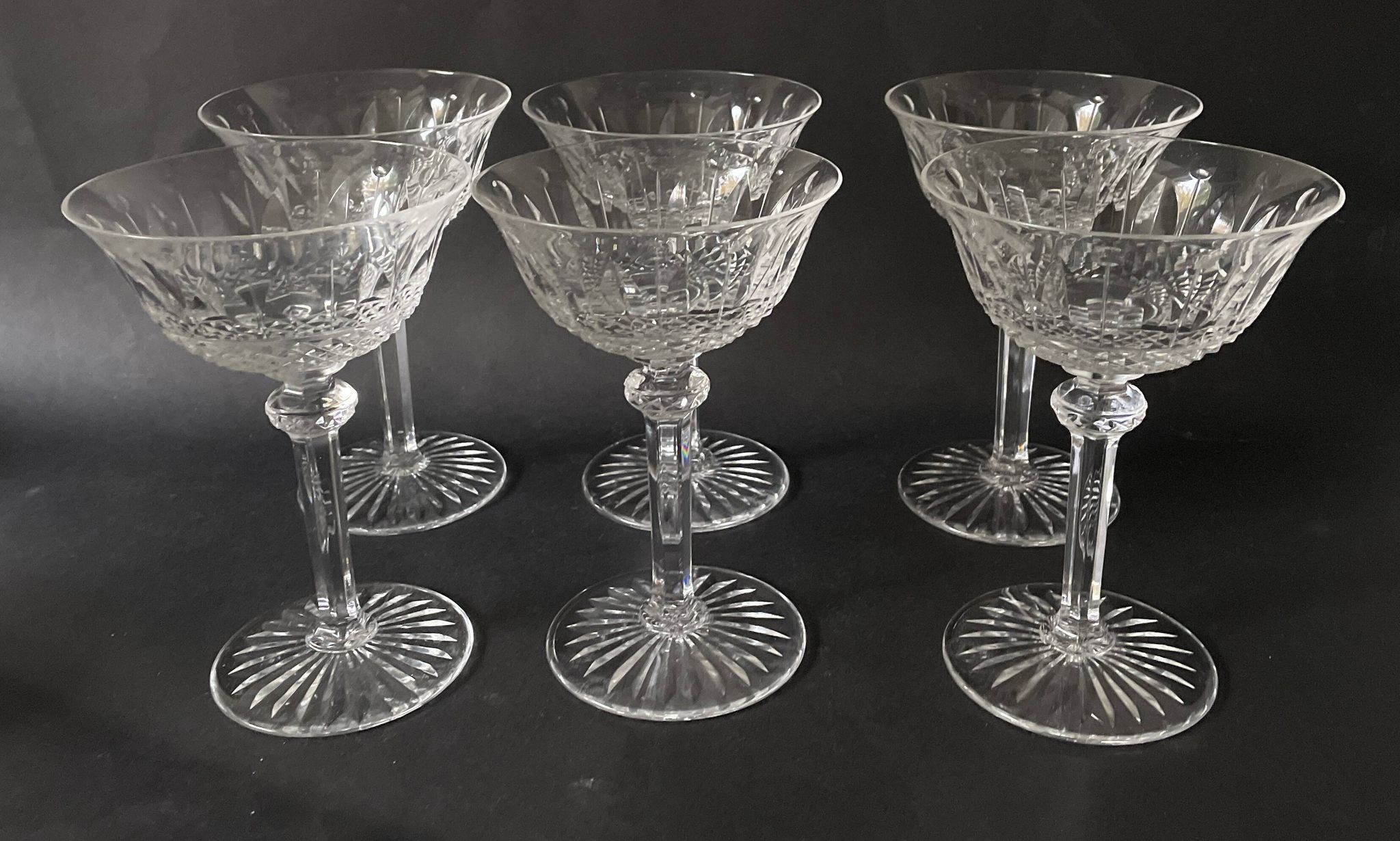 6 verres / coupes à champagne en cristal de Saint Louis. Modèle Tommy.
