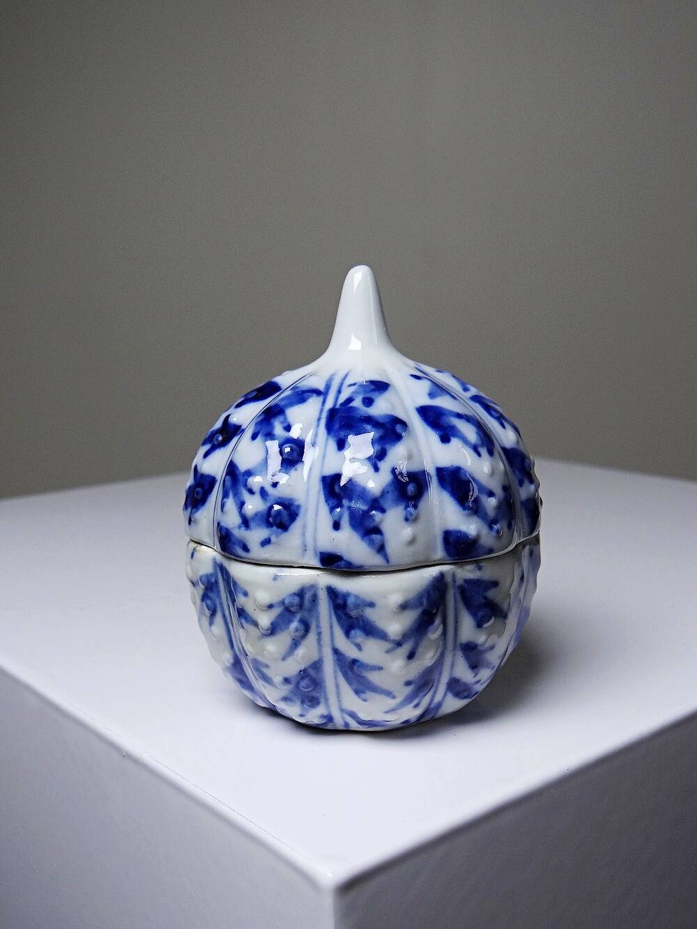 Small blue and white hand-painted vintage Chinese porcelain jewellery box.