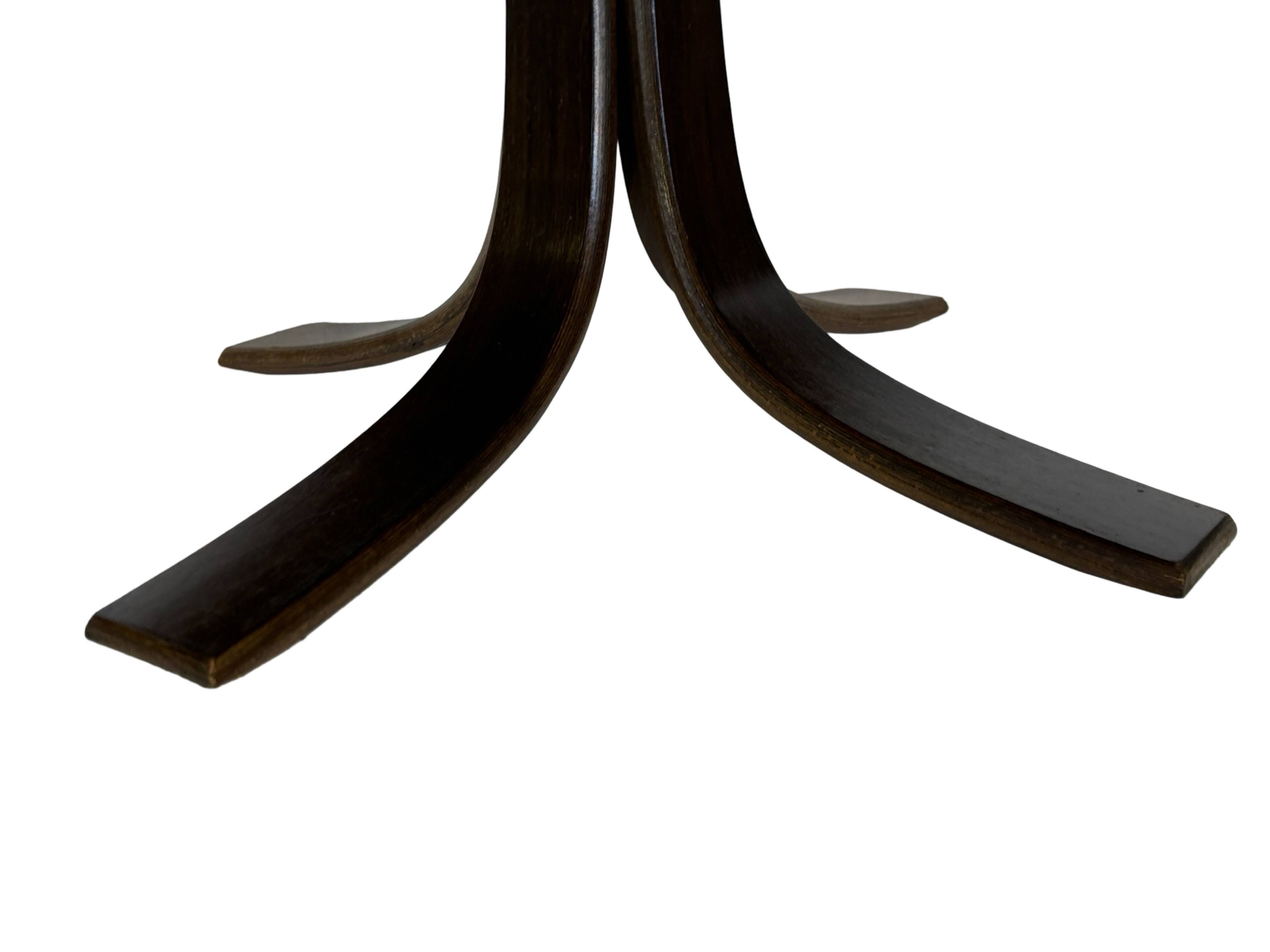 Vintage round coffee table in rosewood veneer, 60s design