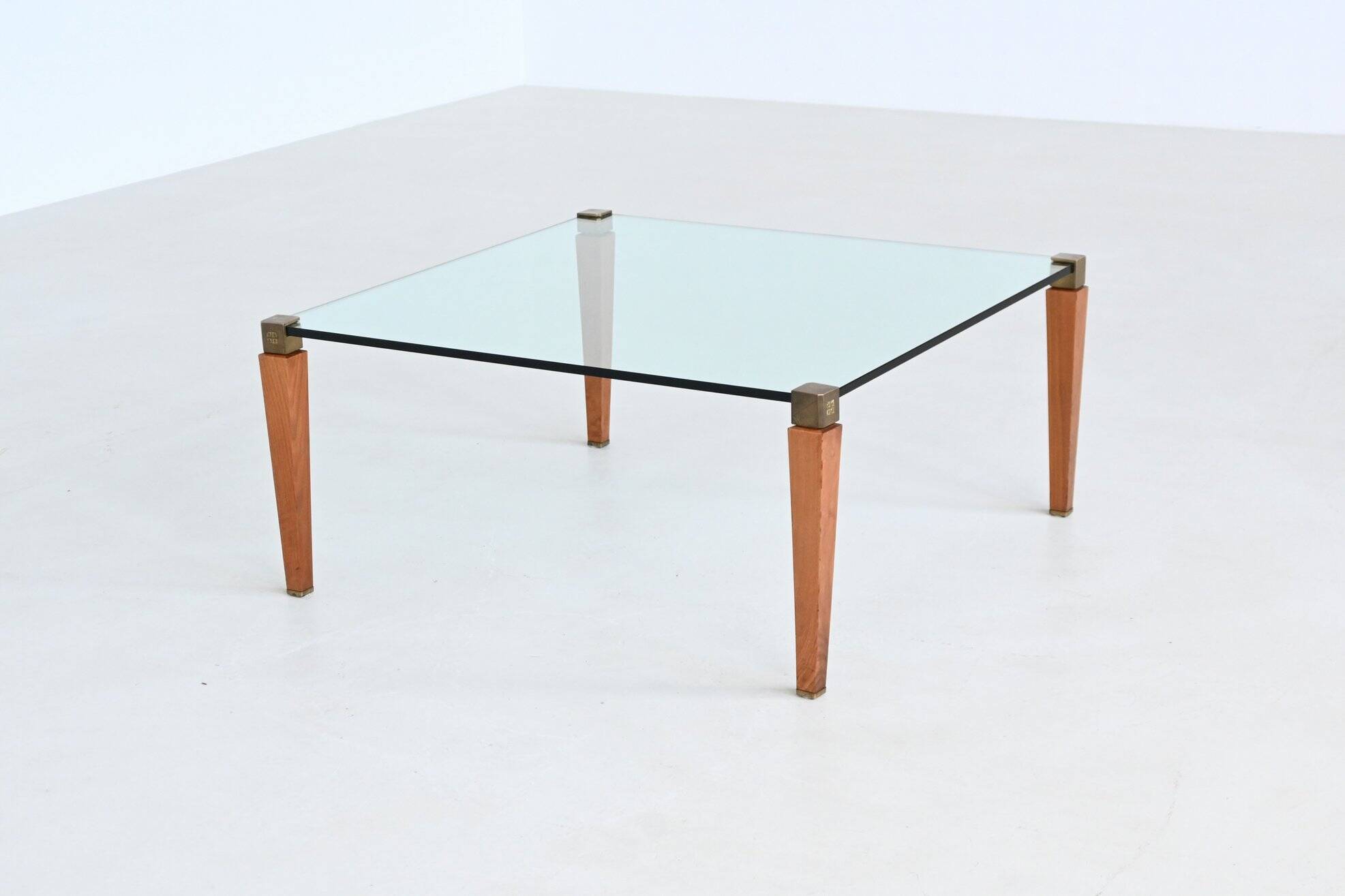 Table basse carrée Peter Ghyczy en laiton et verre, Pays-Bas, 1970