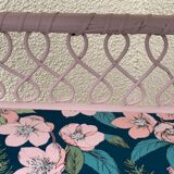 Étagère en rotin rose poudrée