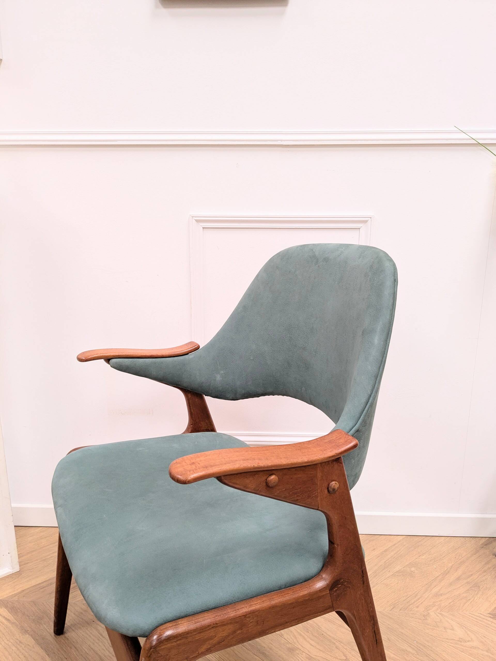 Danish chair with armrests