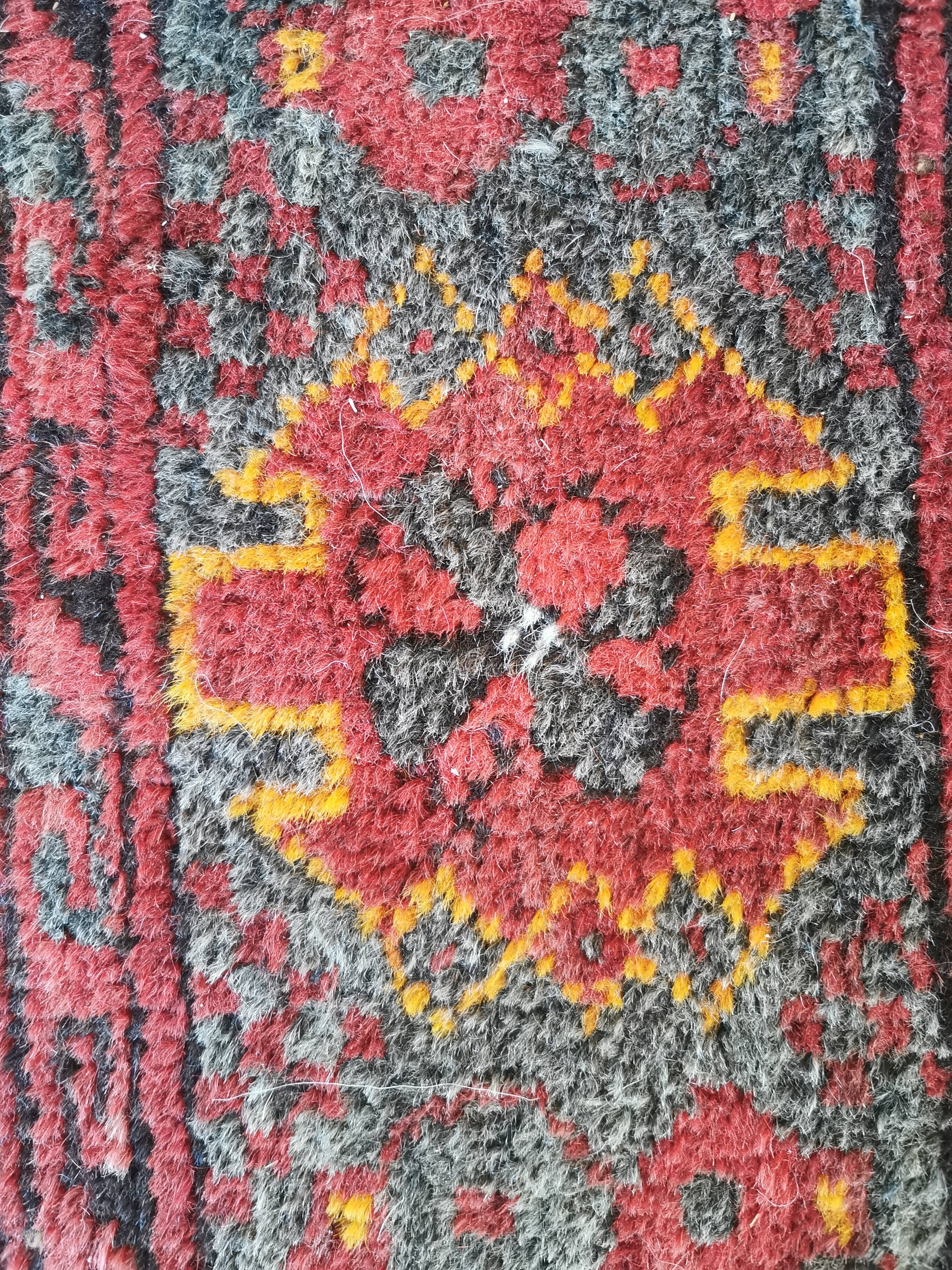 Large handmade Persian rug 310/230 cm