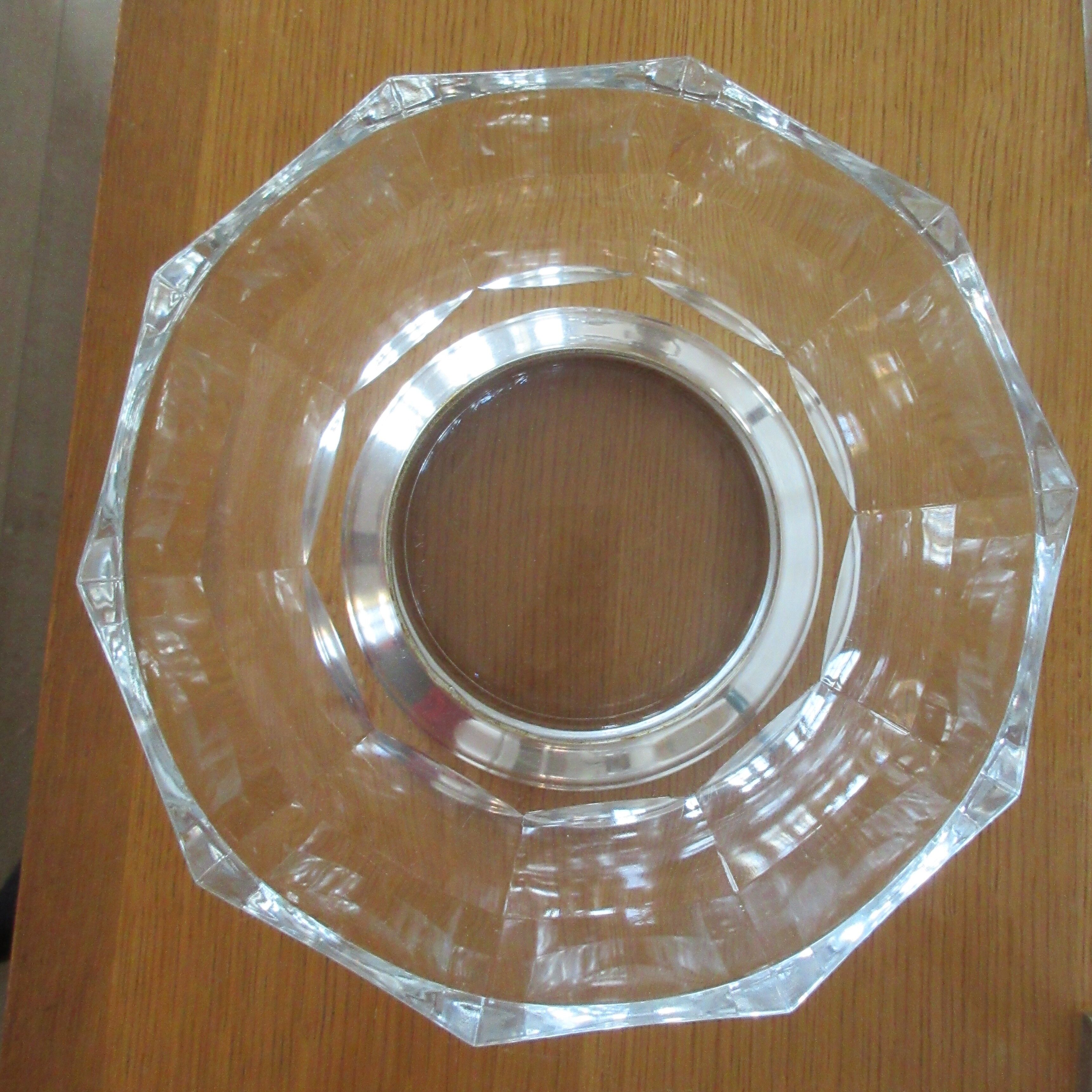 Decangonal cup on silver metal stand