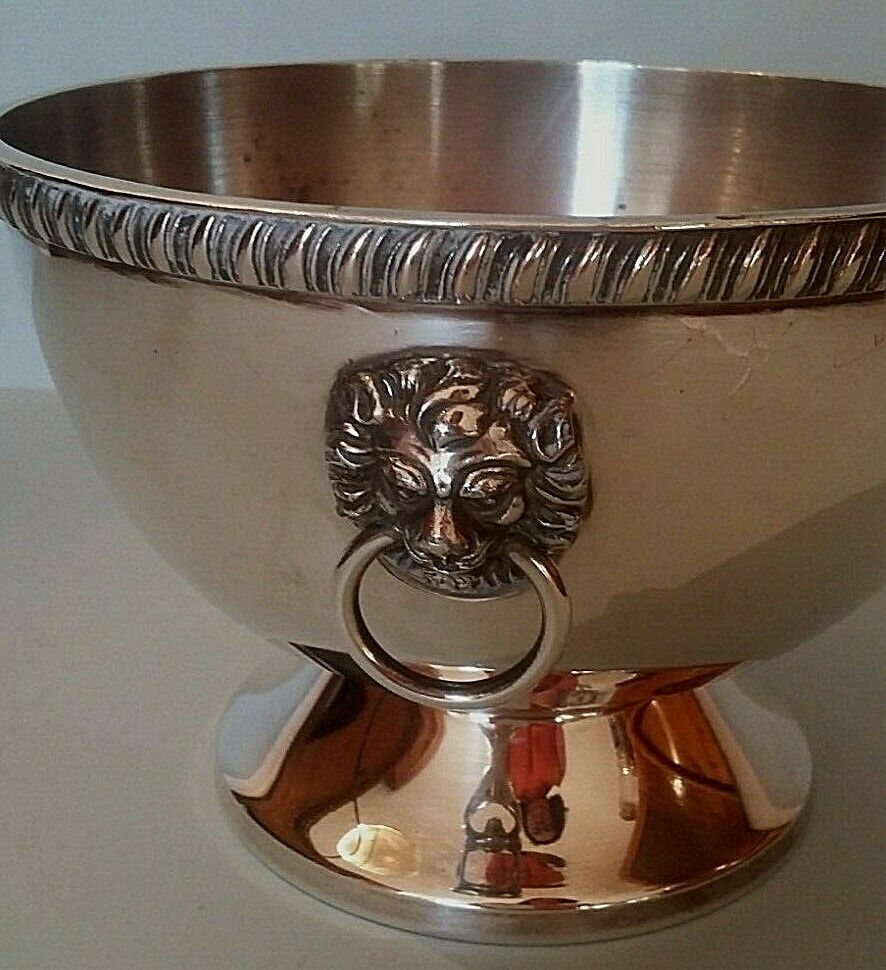 Cut in silver metal english cavalier