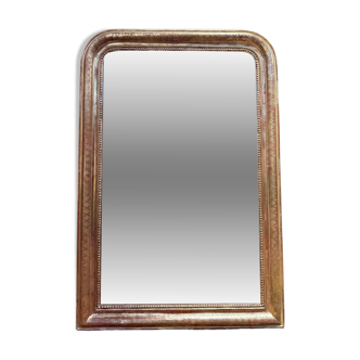 Louis-Philippe period mirror – Wood, stucco, and gold leaf