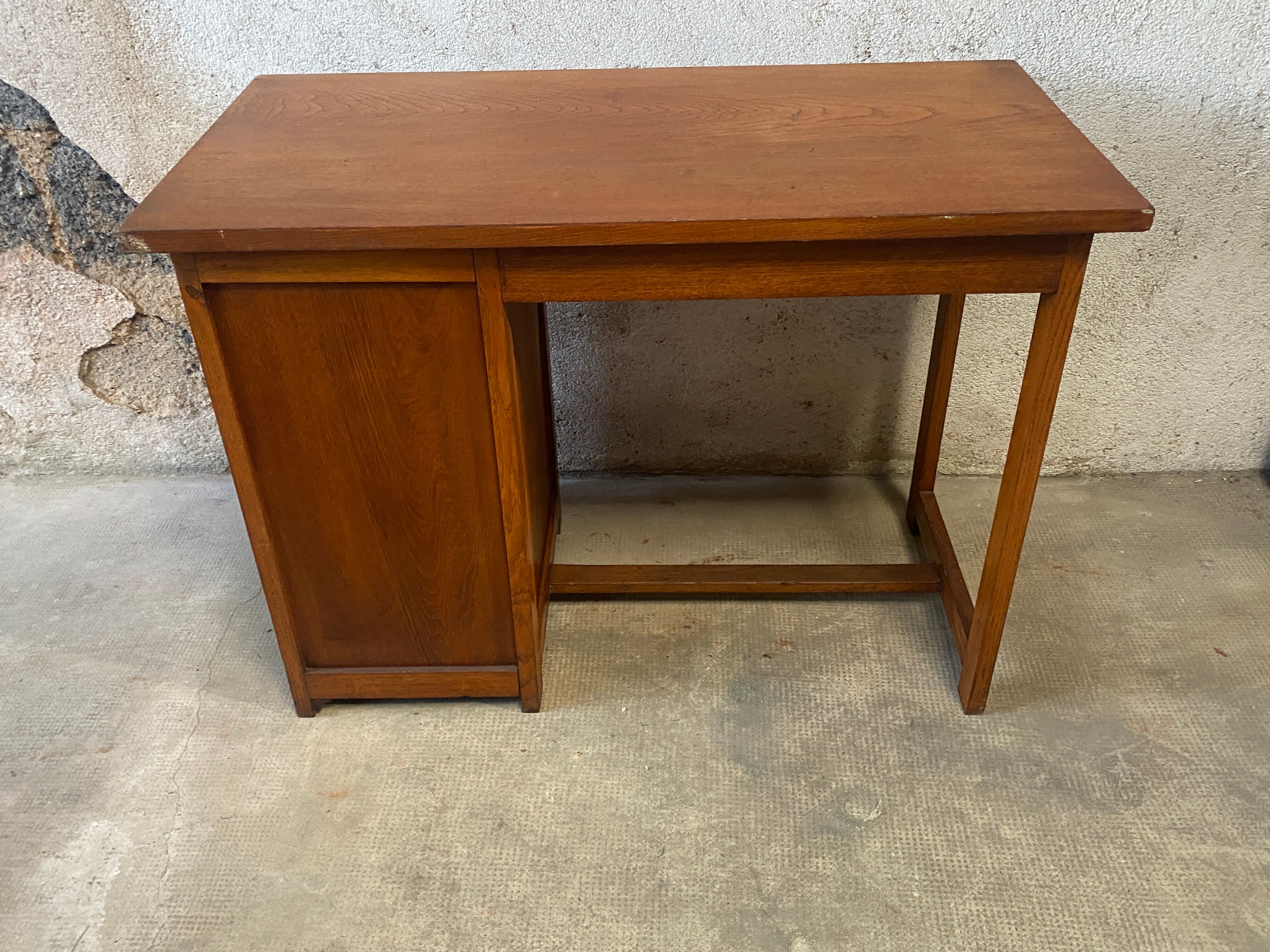 Children's desk in oak