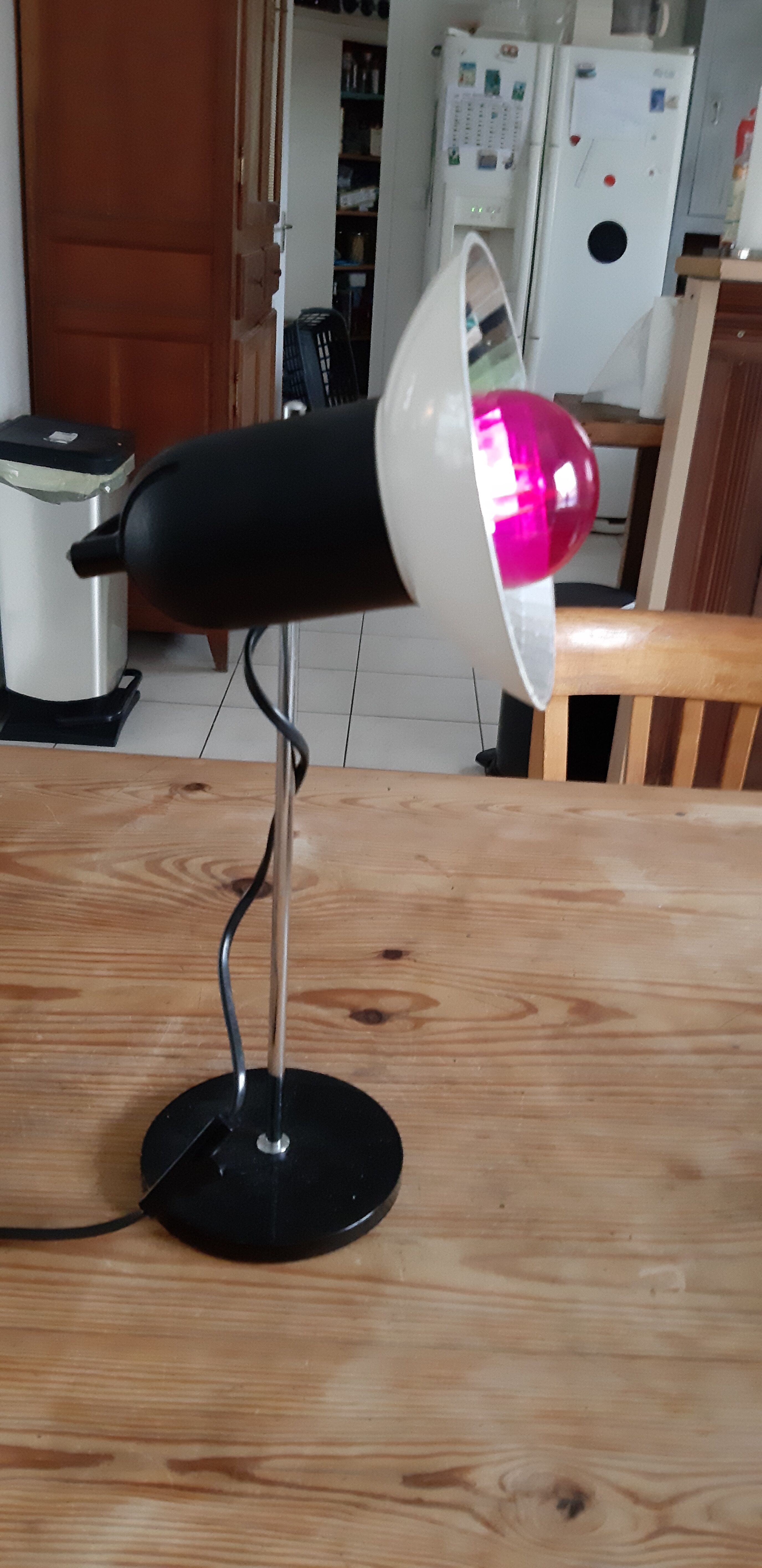 Height adjustable vintage lamp
