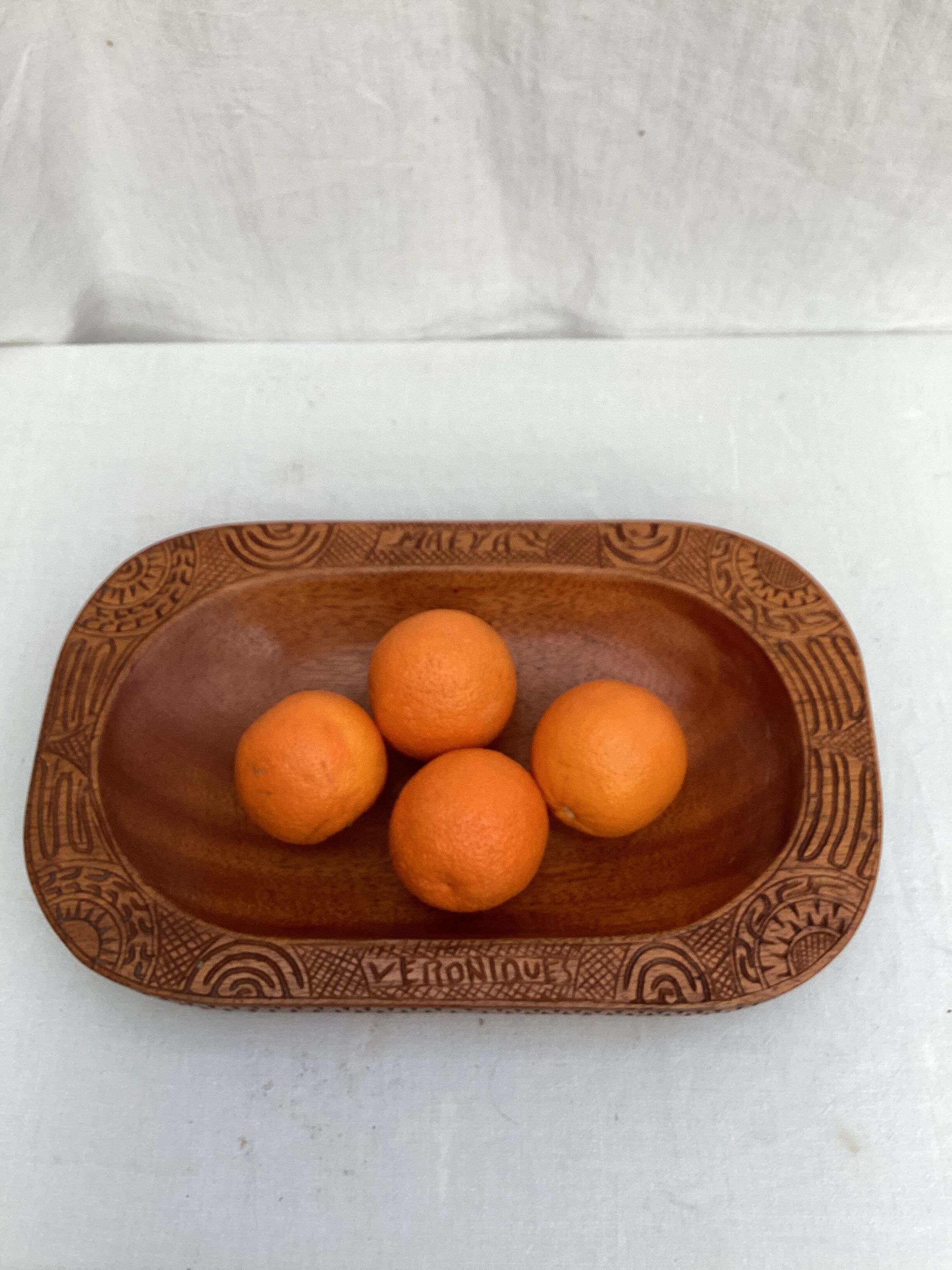 Tray in solid exotic wood