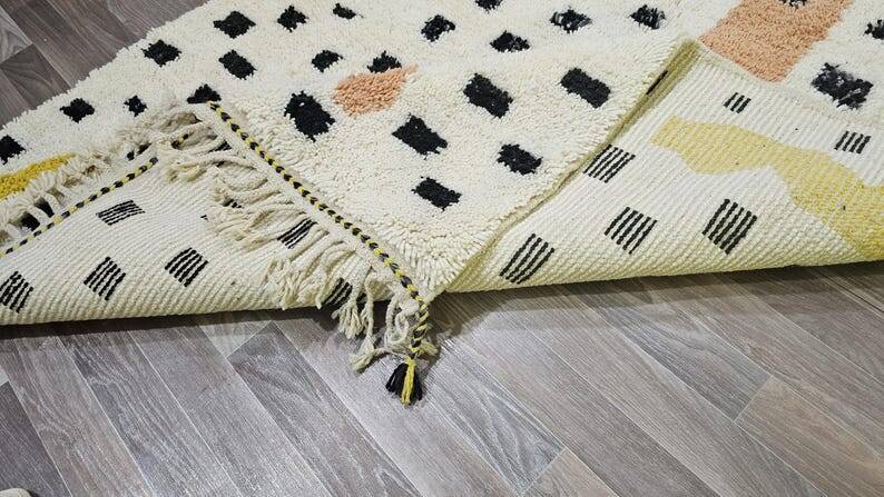 Traditional handmade Beni Ouarine rug 250cmx150cm