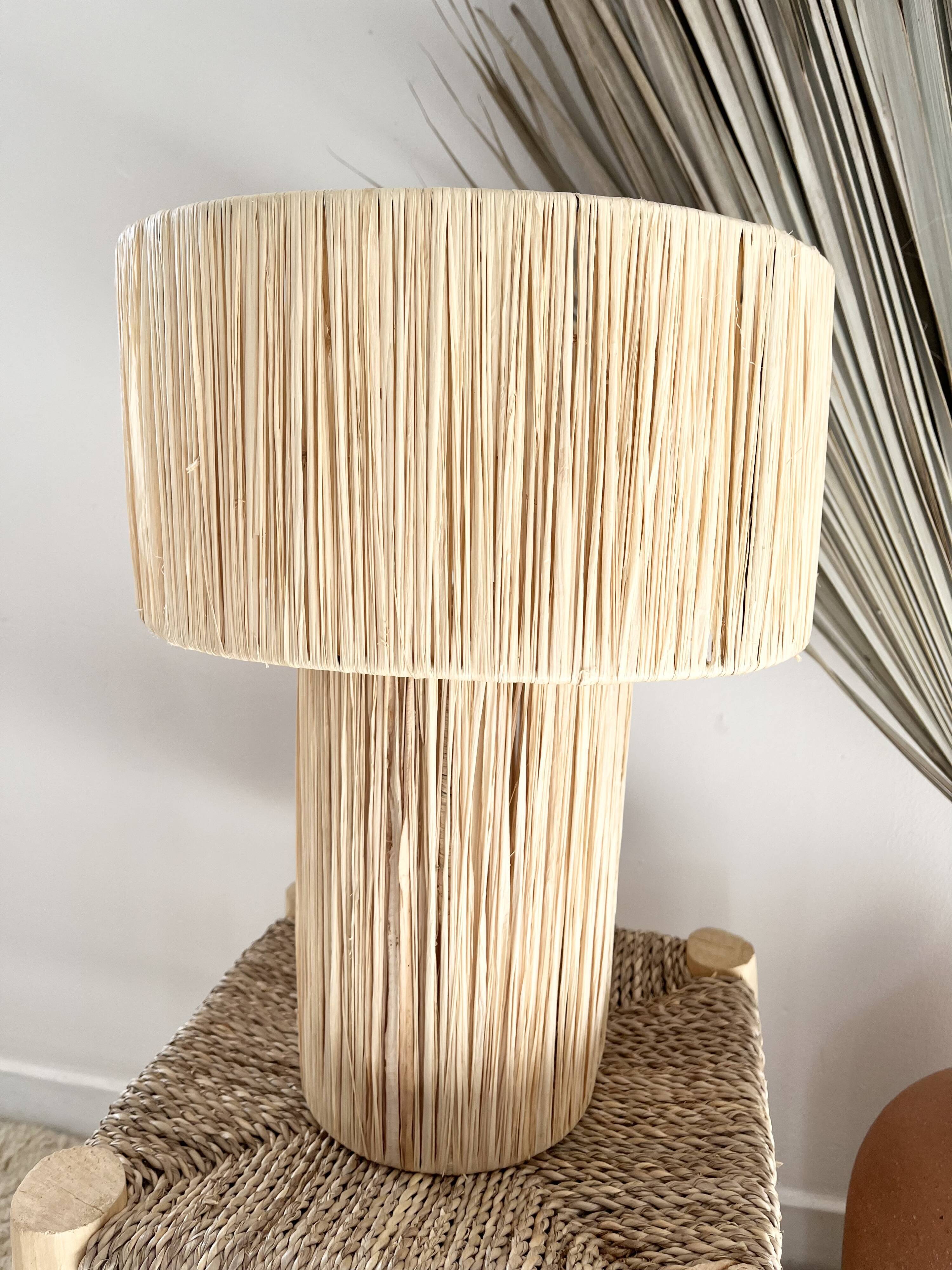 Raffia table lamp
