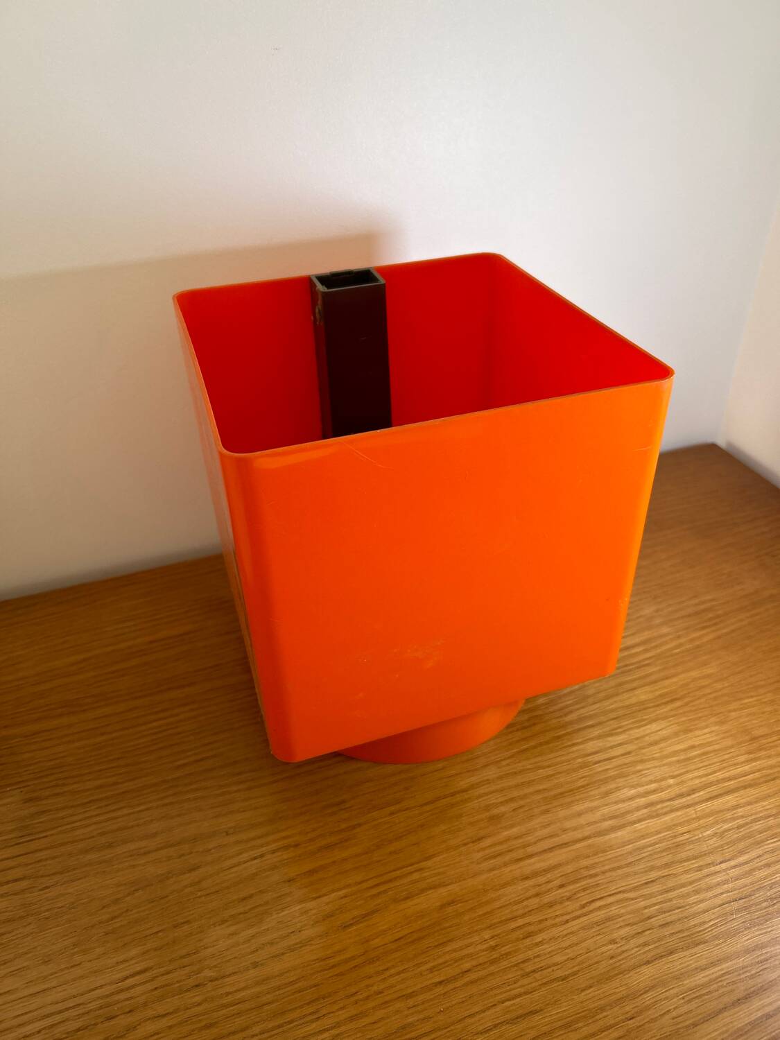 Vintage Grosfillex orange planter