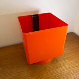 Vintage Grosfillex orange planter