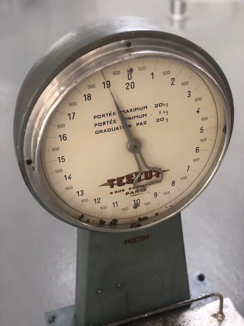 Industrial balance testut years 50