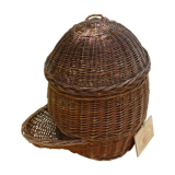 Basket with wicker lid