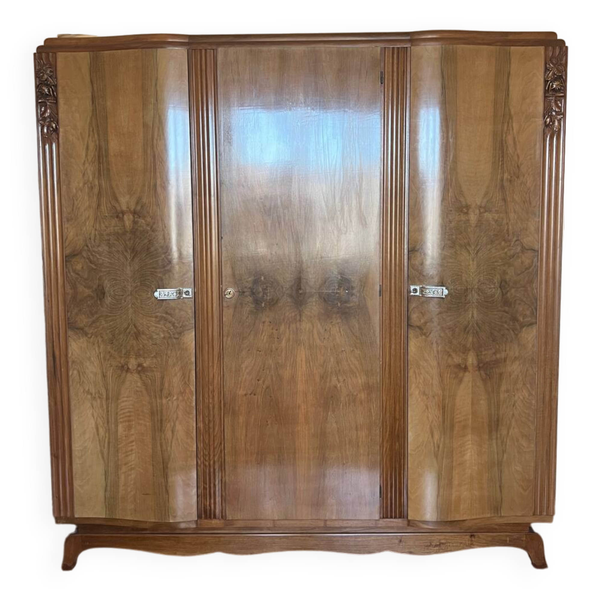 Armoire en bois de rose