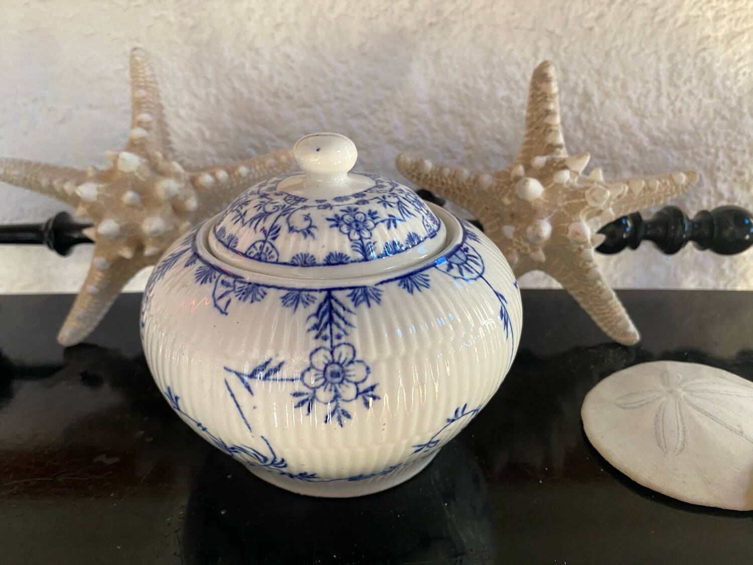 English sugar bowl in half-porcelain, antique.