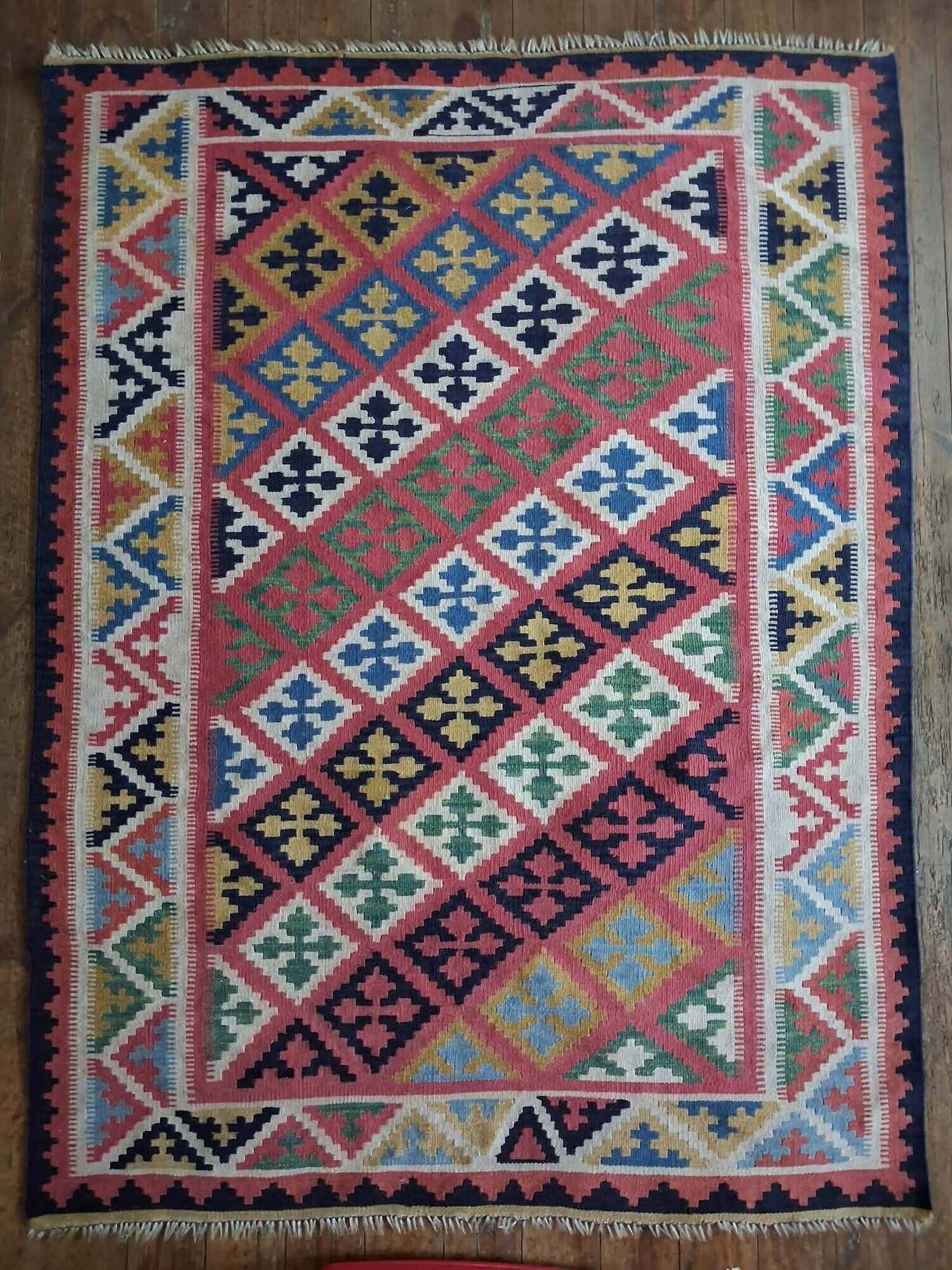 Handmade Persian Qashqai rug 180x135cm