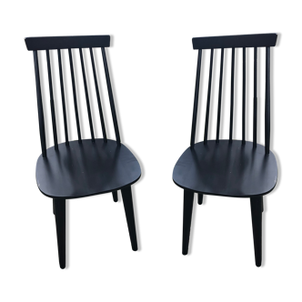 Pair chairs