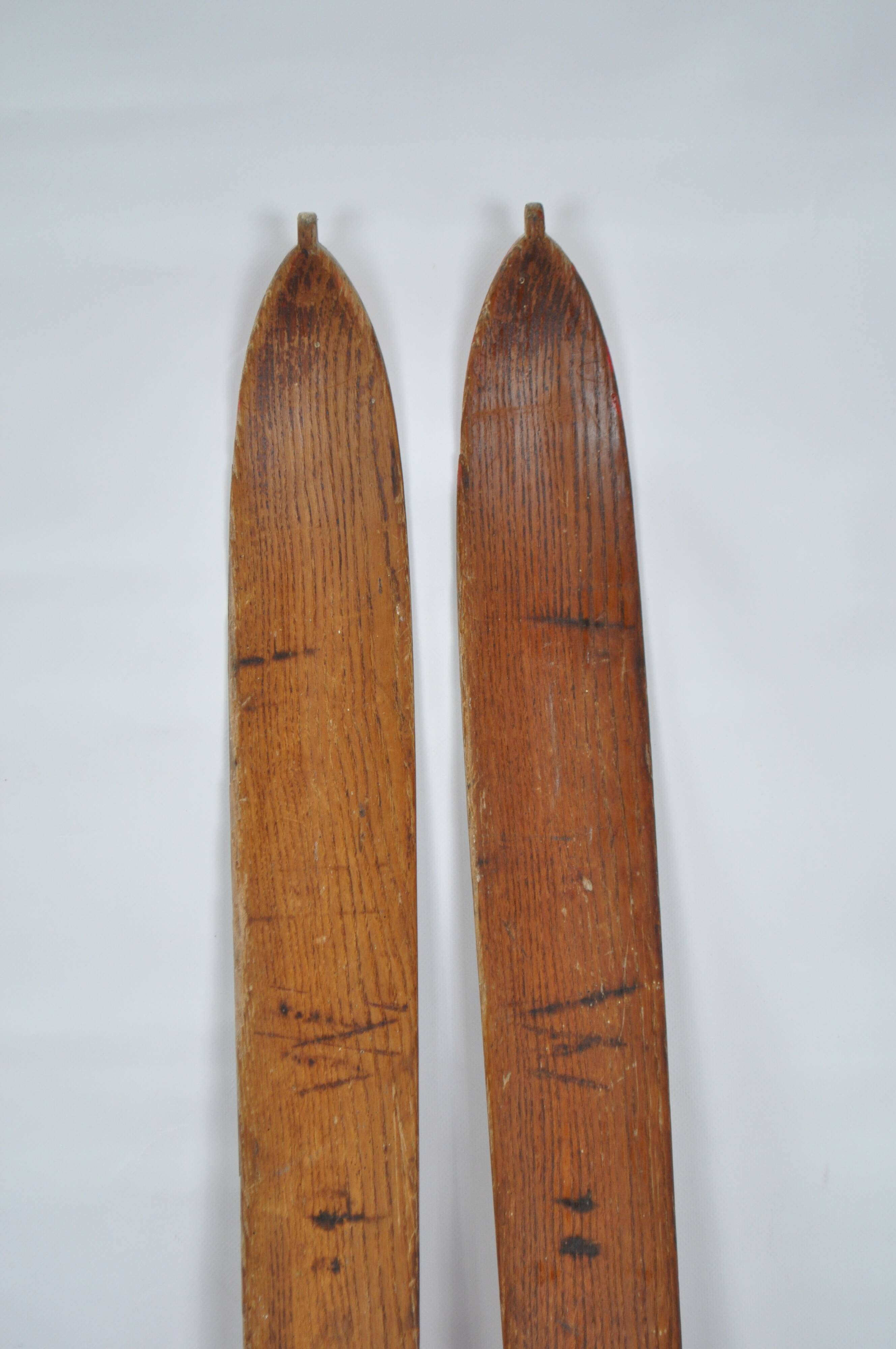 Pair of vintage Ramy skis 1950