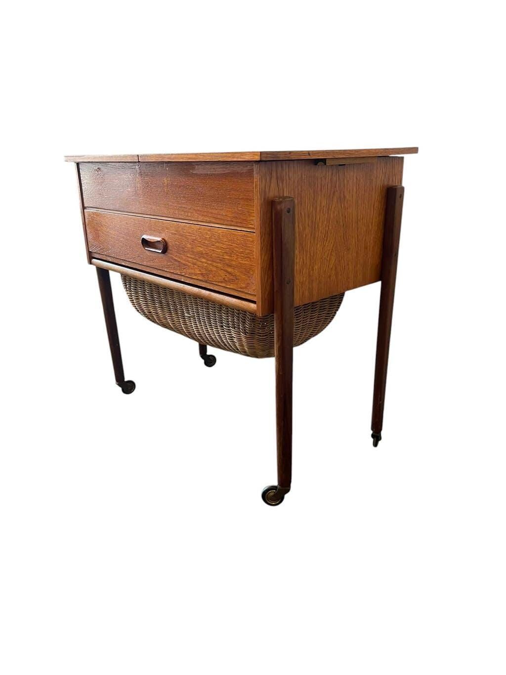 Vintage wooden sewing box/mini commode on wheels