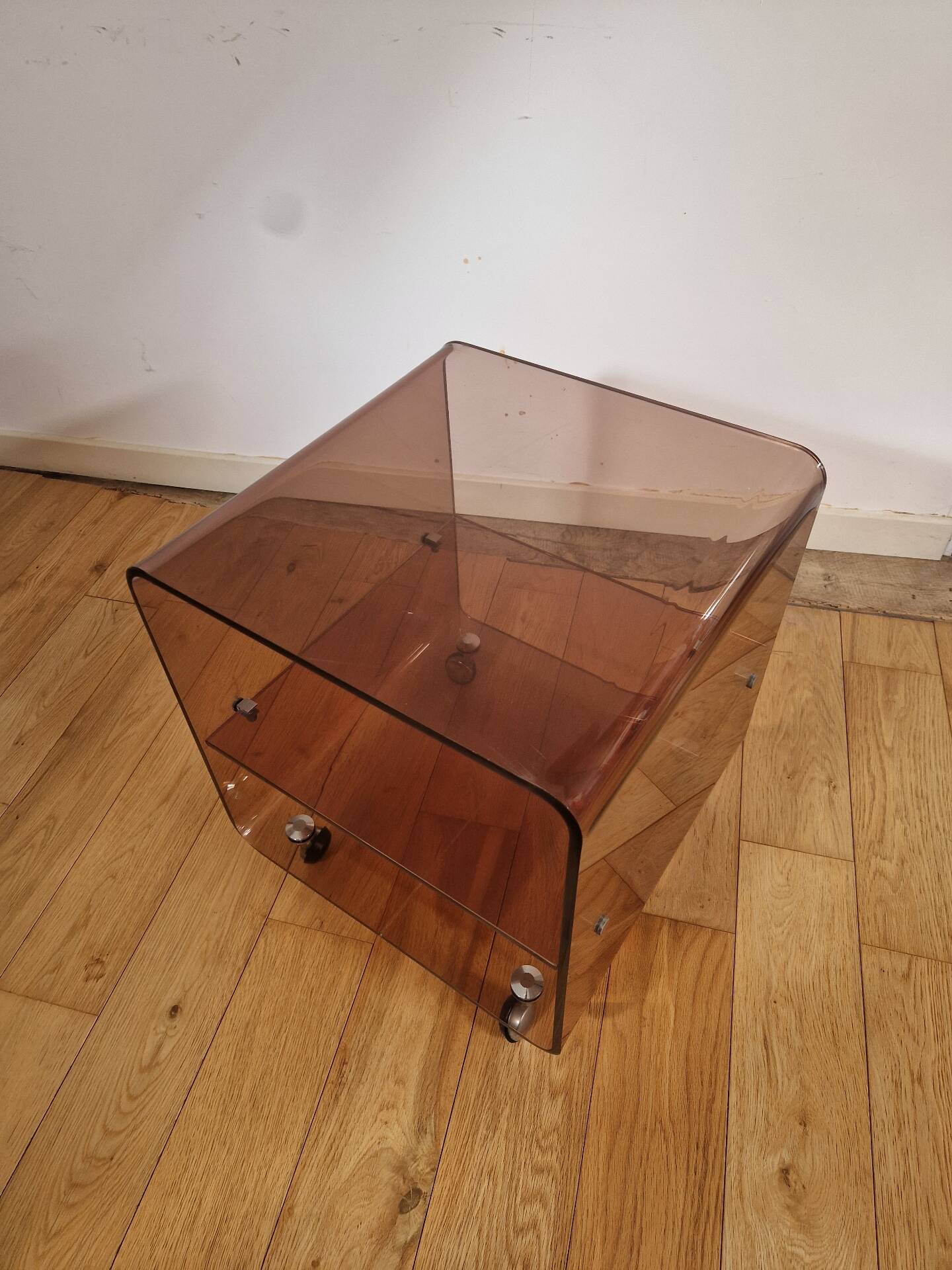 Rolling dessert trolley in Altuglas by Michel Dumas for Roche Bobois.