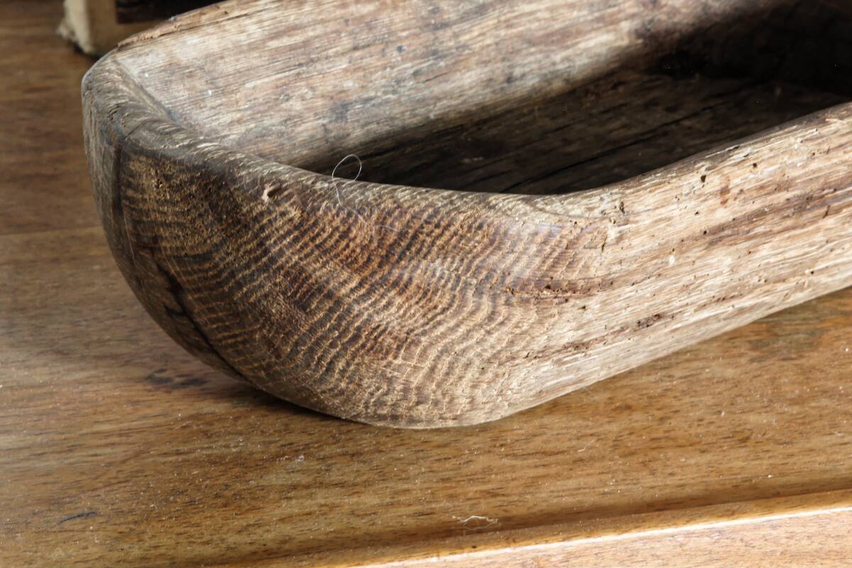 Carved wooden monoxyle cup, folk art, 19th century.