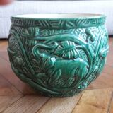 Slurry ceramic with animal décor