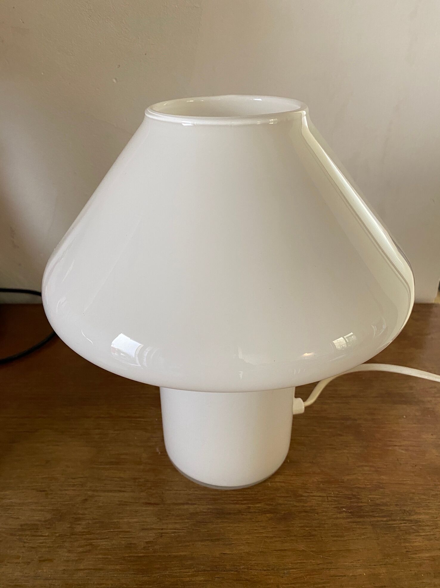 Mushroom lamp in opaline glass 80 years power 100 watts max