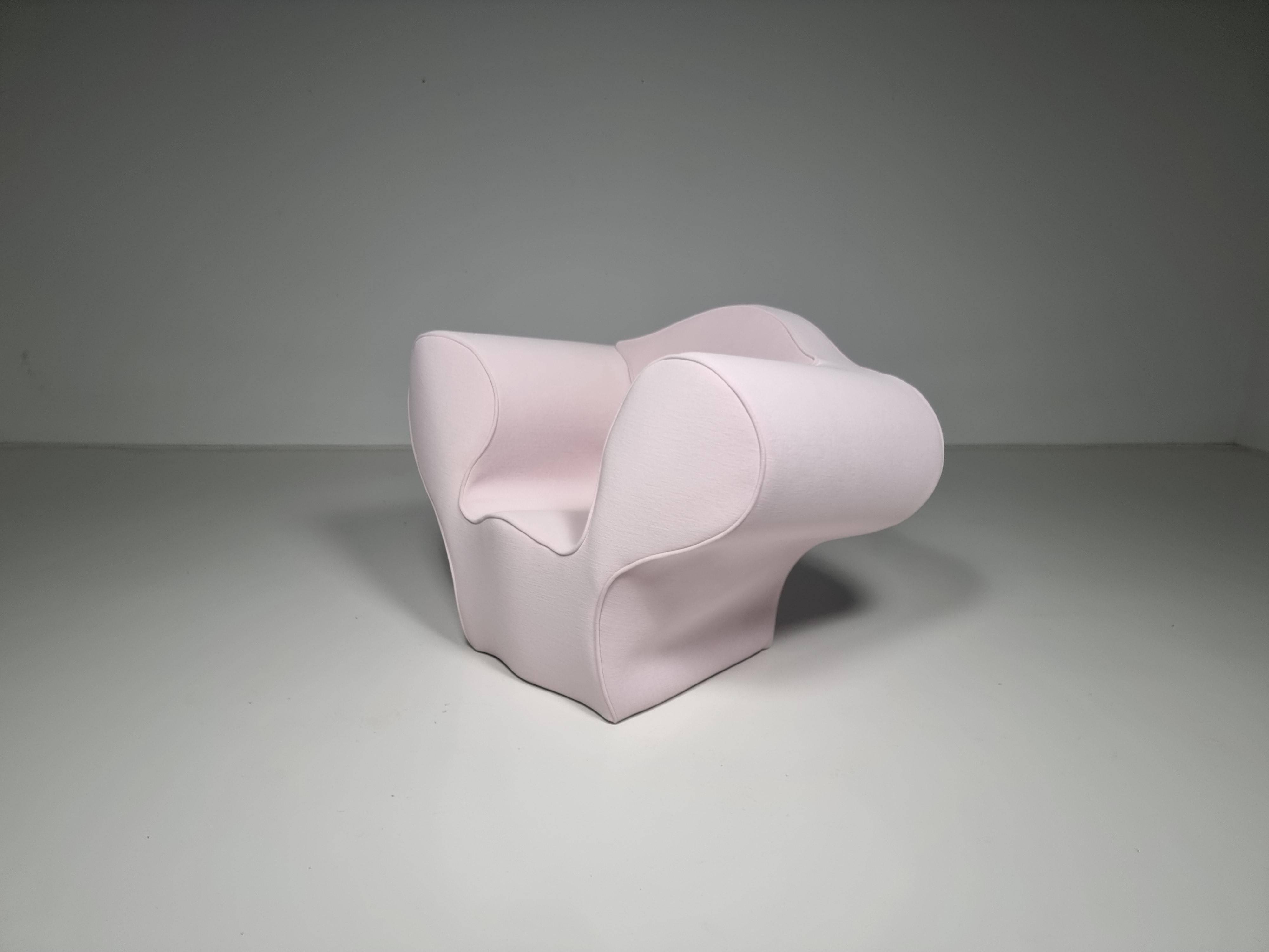 Pale pink chaise longue by Ron Arad for Moroso.