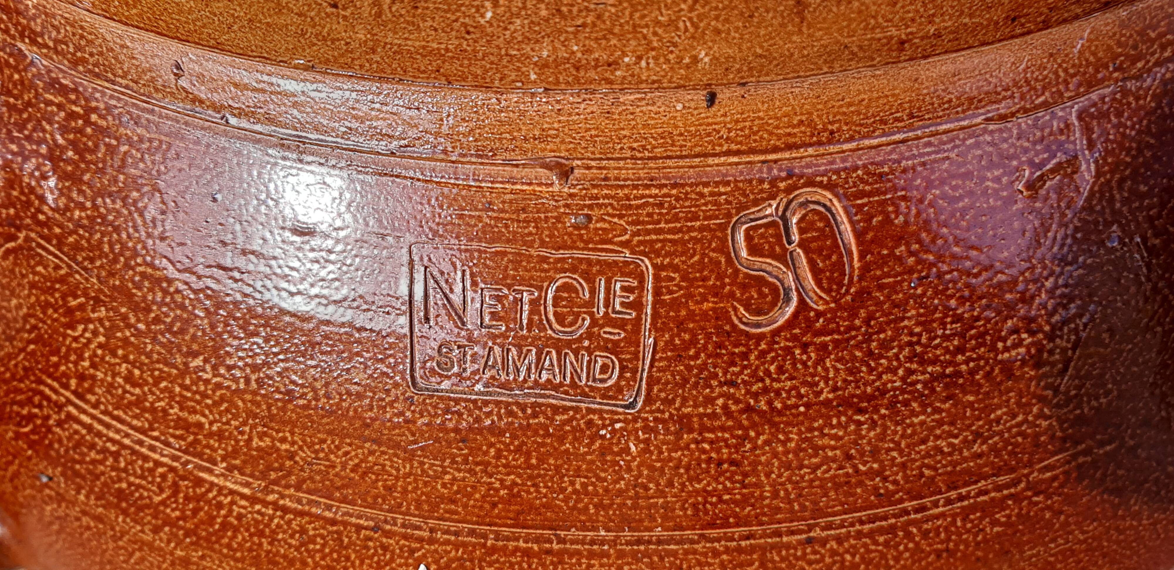 Saloir in sandstone 4 handles and lid