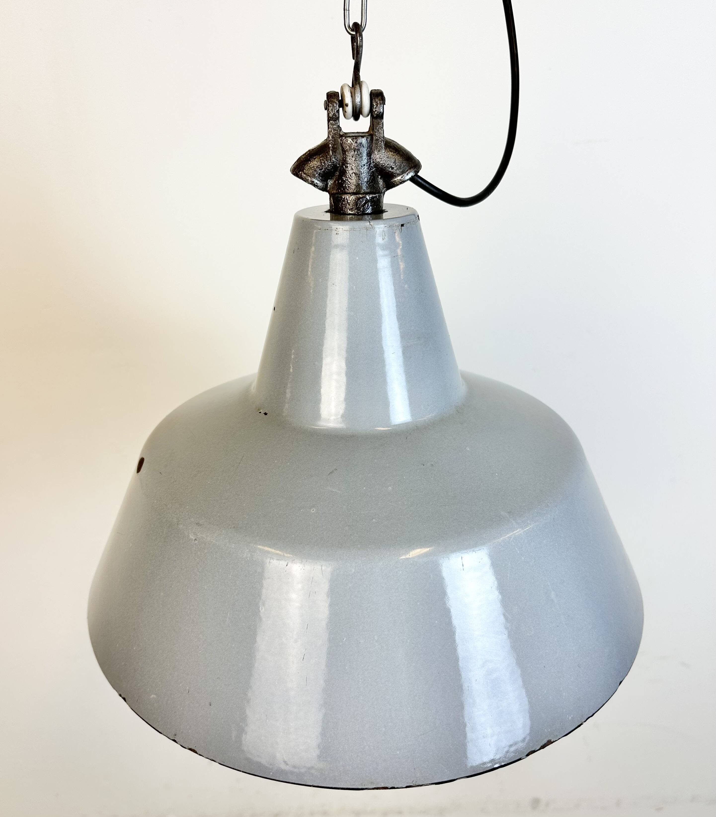 Industrial grey enamel factory pendant lamp, 1960s