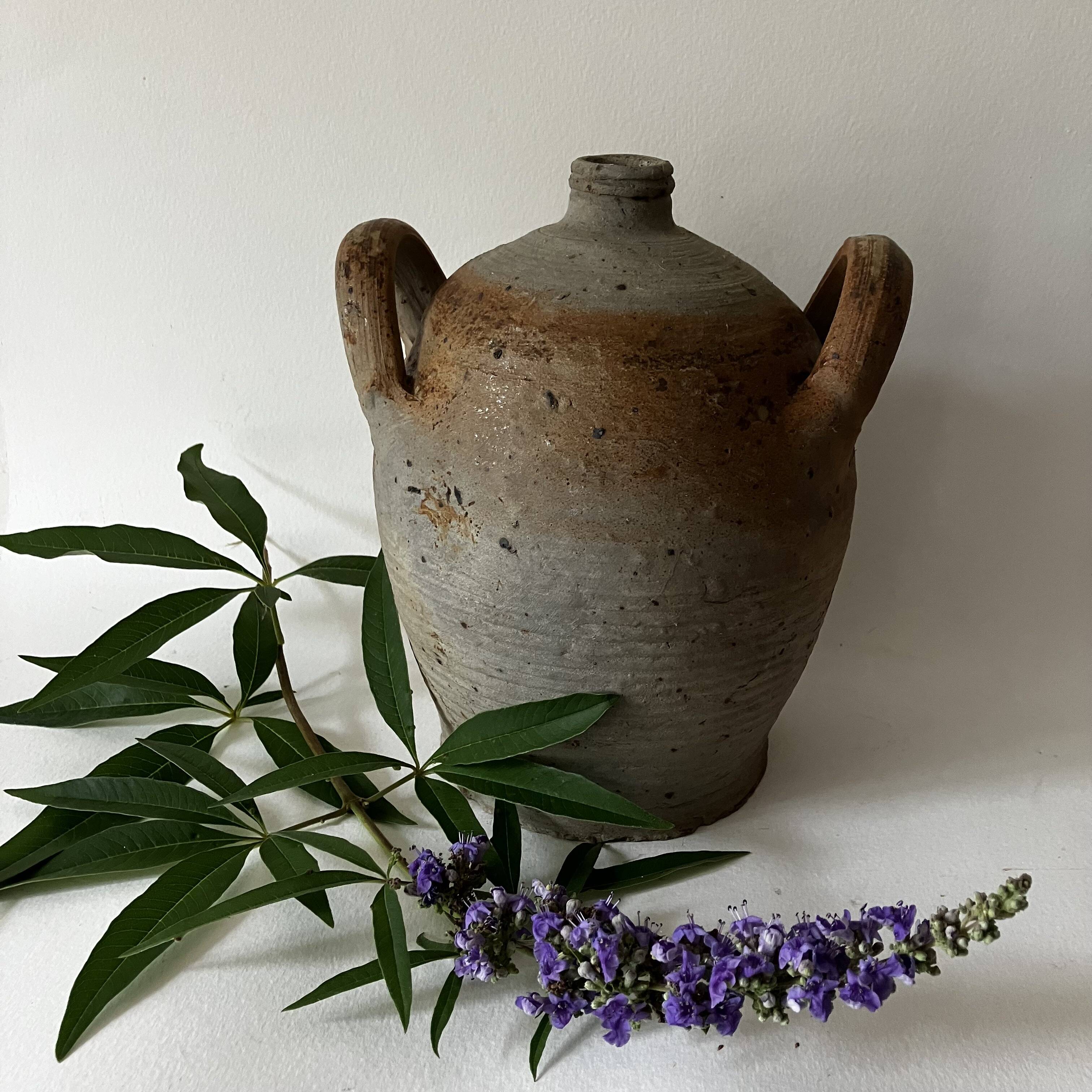 Small oil jar, old pottery