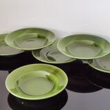 Hollow plates in glazed glazed ceramic green