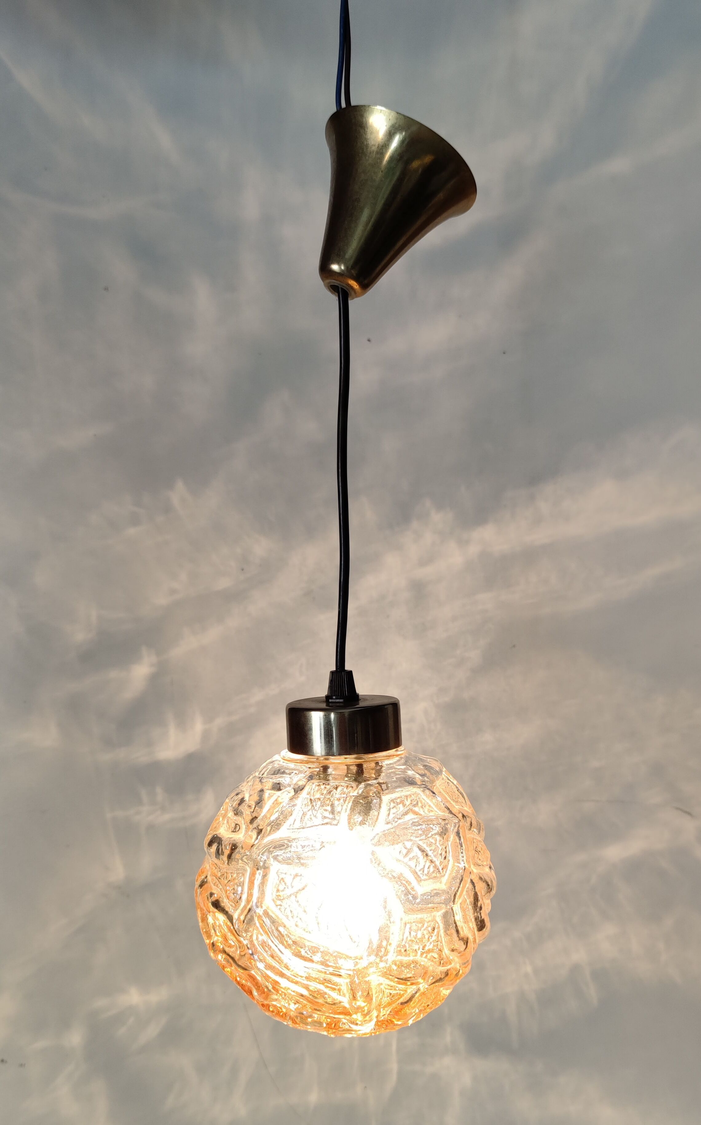 Suspension ball smoked glass