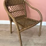 Small children's chair in beige scoubidou.